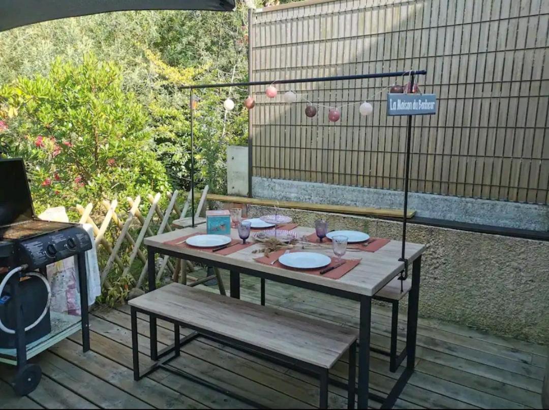 סניוס La Maison Du Bonheur מראה חיצוני תמונה